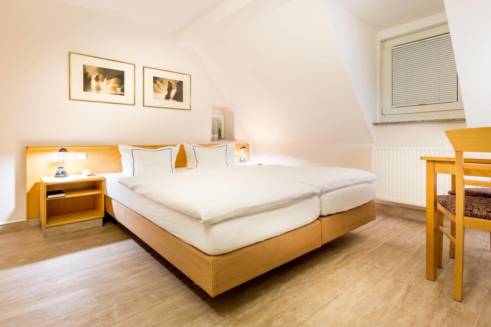 Hotel Am Rokokogarten Veitshöchheim Dış mekan fotoğraf