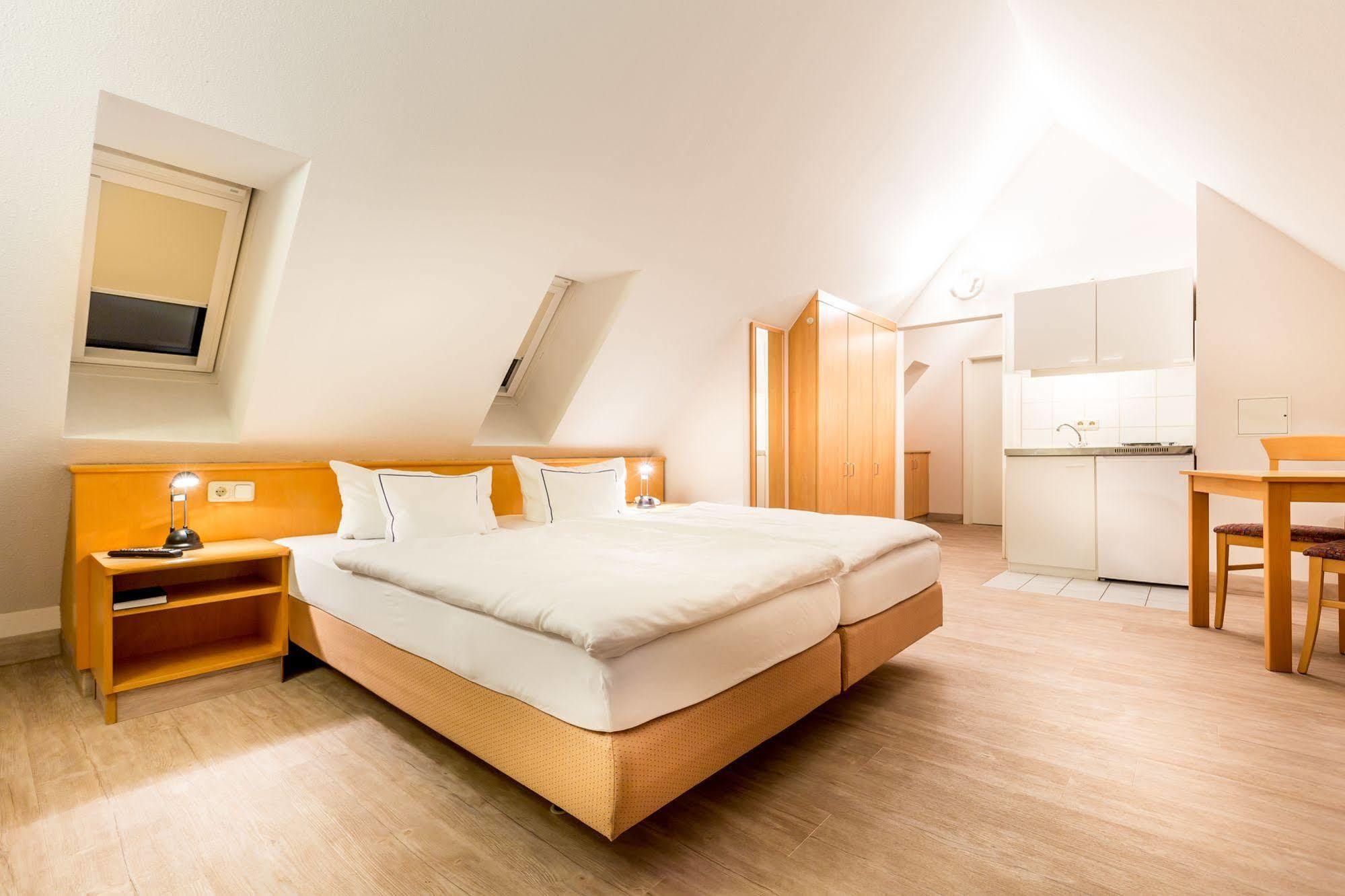 Hotel Am Rokokogarten Veitshöchheim Dış mekan fotoğraf